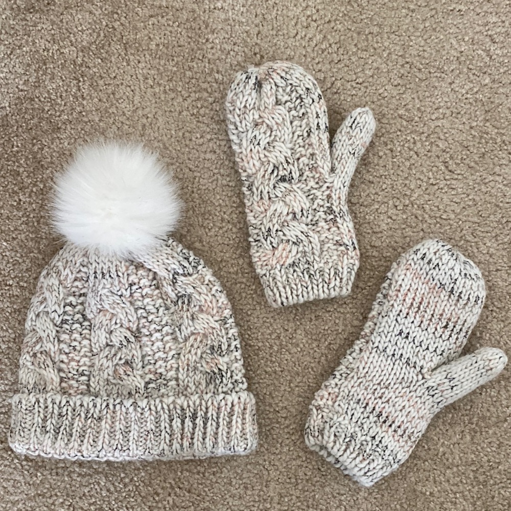 Steve Madden hat and mitten set.